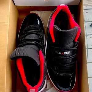 Jordan 11 Retro Low